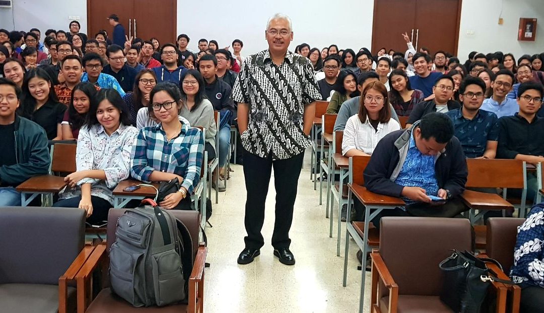 Kuliah Umum “Arbitration or Court: Preferable Means of Dispute Settlement Forum”