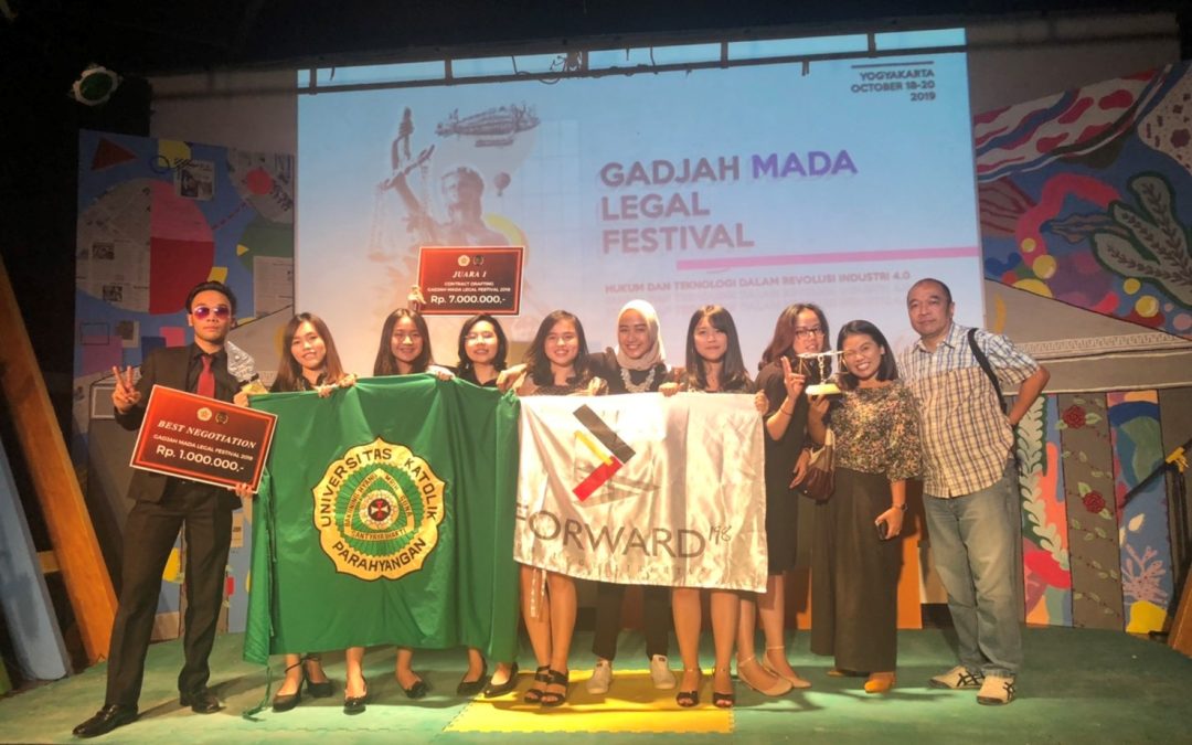Tim Forward 198 Fakultas Hukum Universitas Katolik Parahyangan kembali mengharumkan nama kampus