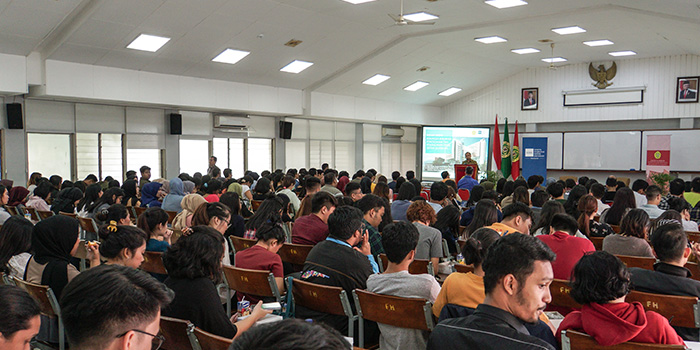 Sekretariat KSSK Bahas Mitigasi Krisis Keuangan dalam Kuliah Umum dan Diskusi Terbatas FH Unpar